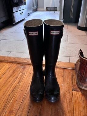 Hunter Tall Black Gloss Rain Boots